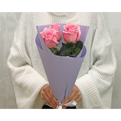 Купить на заказ  3 розовые розы с доставкой в Талгаре