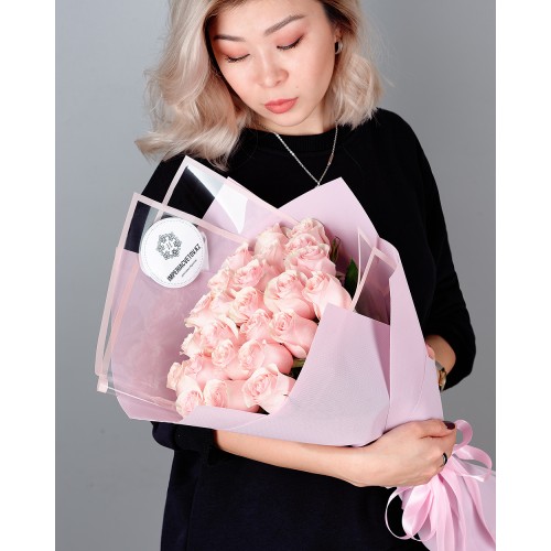 Купить на заказ Букет из 25 розовых роз с доставкой в Талгаре