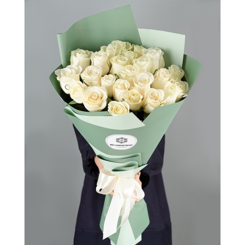 Купить на заказ Букет из 25 белых роз с доставкой в Талгаре