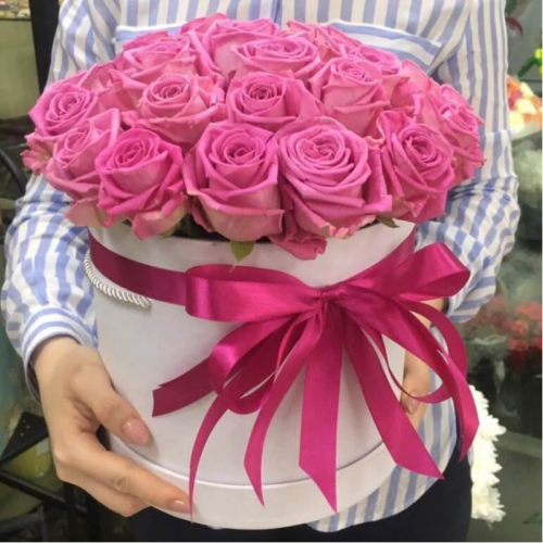 Купить на заказ 25 розовых роз в коробке с доставкой в Талгаре